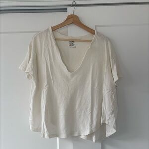 BDG Off-White V-Neck Short Sleeve Tee